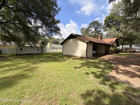 Exterior - 141 Plum Tree Rd, Brandon, MS 39047 photo 9 of 13