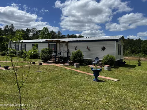 153 C F Eubanks Rd, Lucedale, MS 39452