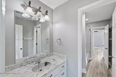 Bath - 38 Greystone Dr, Madison, MS 39110 photo 7 of 8