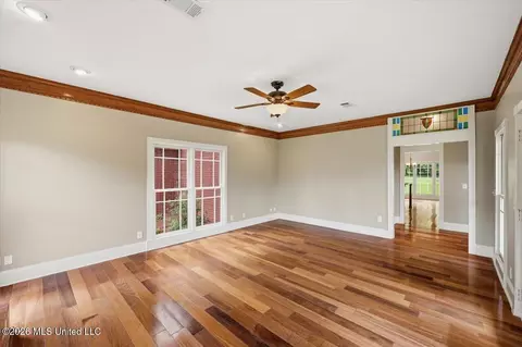 Living - 38 Greystone Dr, Madison, MS 39110 photo 4 of 5