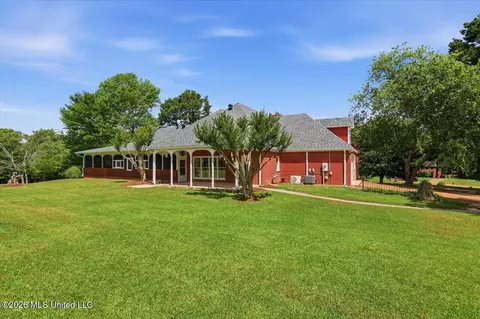 Exterior - 38 Greystone Dr, Madison, MS 39110 photo 12 of 18