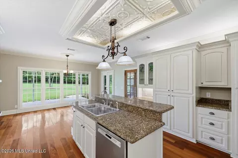 Kitchen - 38 Greystone Dr, Madison, MS 39110 photo 3 of 4