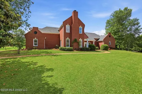 Exterior - 38 Greystone Dr, Madison, MS 39110 photo 3 of 18
