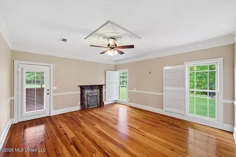 Living - 38 Greystone Dr, Madison, MS 39110 photo 5 of 5