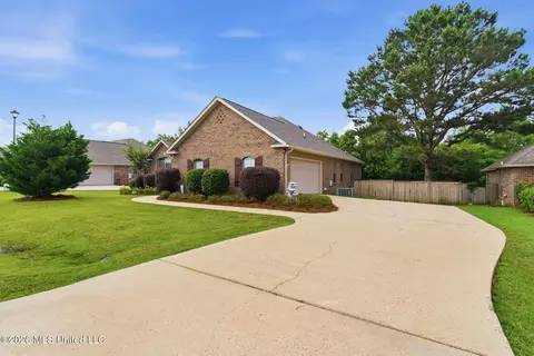 98 Sunline Dr, Petal, MS 39465