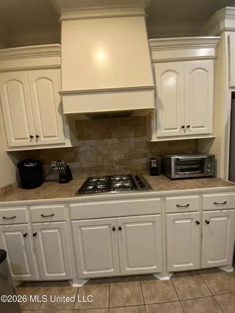 Kitchen - 785 Creston Dr, Byram, MS 39272 photo 4 of 5