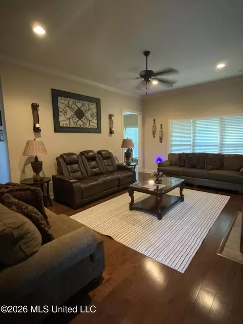 Living - 785 Creston Dr, Byram, MS 39272 photo 3 of 3