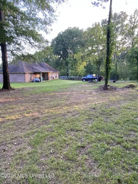 Exterior - 785 Creston Dr, Byram, MS 39272 photo 7 of 8