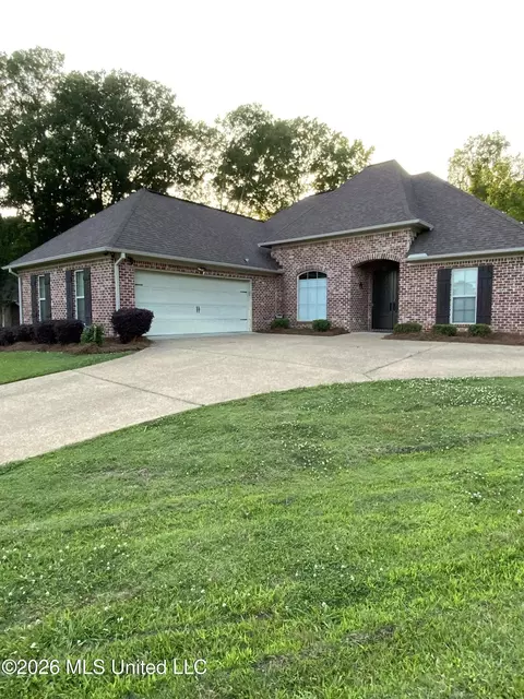 Exterior - 785 Creston Dr, Byram, MS 39272 photo 2 of 8