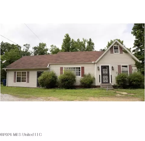 302 Armstrong St, Batesville, MS 38606