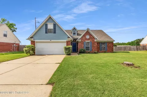 108 Sunrise Cv, Batesville, MS 38606