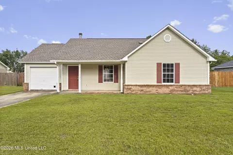 405 Woodward Dr, Ocean Springs, MS 39564