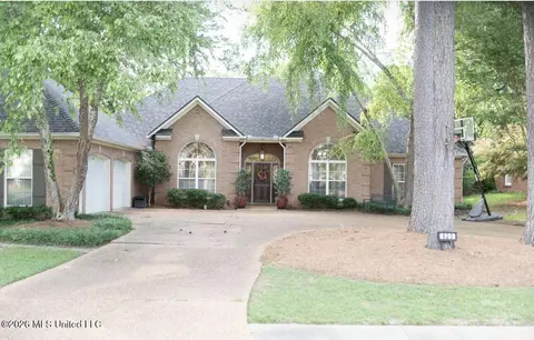 620 Turnberry Ln, Ridgeland, MS 39157