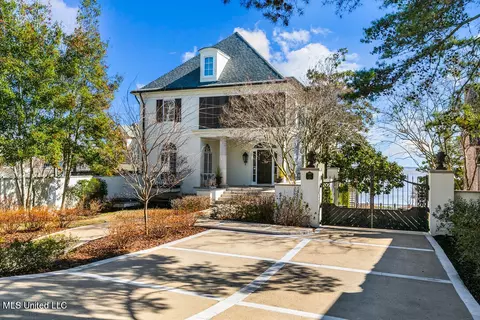 133 Overlook Pointe Dr, Ridgeland, MS 39157