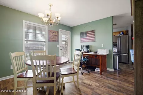 Dining - 612 Shadowridge Dr, Brandon, MS 39047 photo 2 of 2