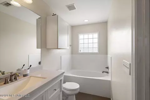 Bath - 612 Shadowridge Dr, Brandon, MS 39047 photo 1 of 3