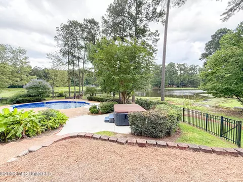 Exterior - 114 Redbud Dr, Brandon, MS 39047 photo 5 of 6