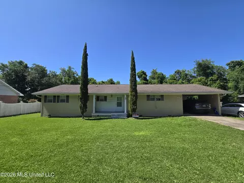 2128 Ames St, Biloxi, MS 39531
