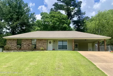 102 Mclendon Dr, Raymond, MS 39154