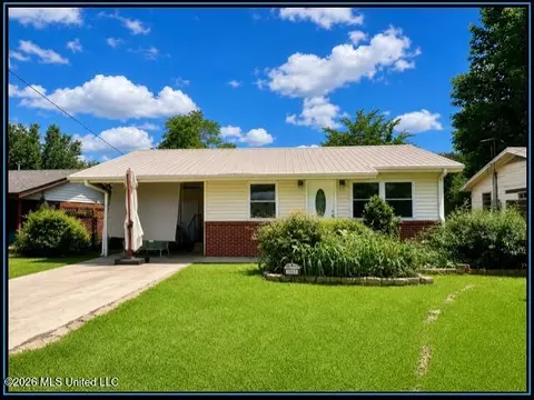 1055 Eastview Dr, Grenada, MS 38901