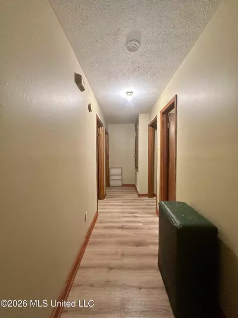 Entry Way - 108 Broadmoor Dr, Natchez, MS 39120 photo 2 of 2