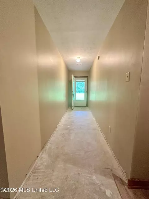 Entry Way - 108 Broadmoor Dr, Natchez, MS 39120 photo 1 of 2
