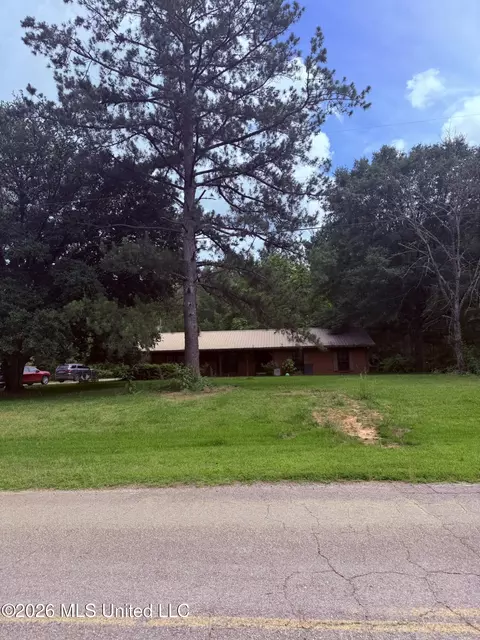 2242 Old Pickens Rd, Kosciusko, MS 39090