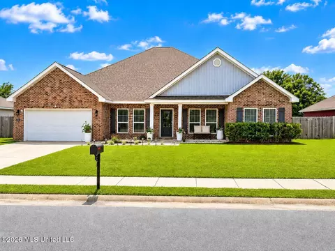 144 Saltmeadow Cir, Ocean Springs, MS 39564
