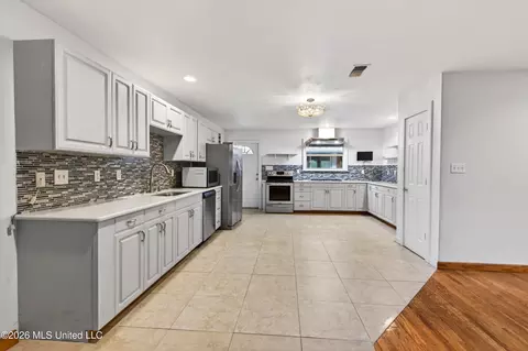 Kitchen - 19119 E Highland Dr, Saucier, MS 39574 photo 1 of 6