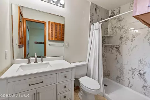 Bath - 19119 E Highland Dr, Saucier, MS 39574 photo 4 of 5