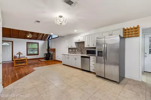 Kitchen - 19119 E Highland Dr, Saucier, MS 39574 photo 6 of 6