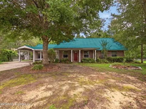 19119 E Highland Dr, Saucier, MS 39574