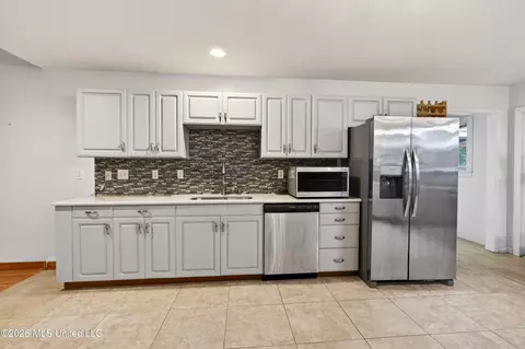 Kitchen - 19119 E Highland Dr, Saucier, MS 39574 photo 2 of 6