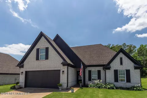 2261 Bella Ln, Southaven, MS 38672