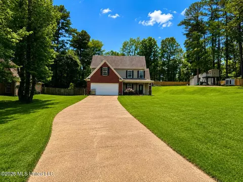 9932 Victor Dr, Olive Branch, MS 38654