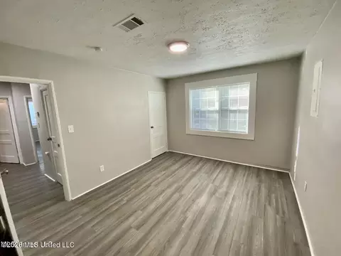 227 Broadmoor Dr, Jackson, MS 39206 photo 9