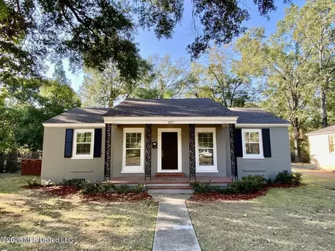 227 Broadmoor Dr, Jackson, MS 39206