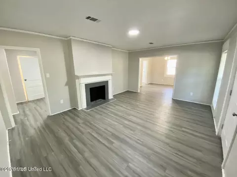 227 Broadmoor Dr, Jackson, MS 39206 photo 3