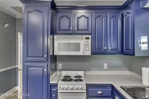 Kitchen - 482 Cane Creek Rd, Flora, MS 39071 photo 6 of 6