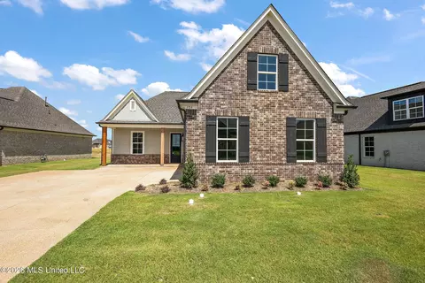610 Sunflower St, Nesbit, MS 38651