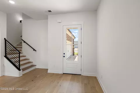 Entry Way - 610 Sunflower St, Nesbit, MS 38651 photo 1 of 5