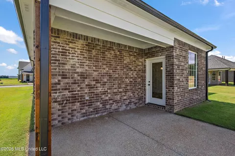 Exterior - 610 Sunflower St, Nesbit, MS 38651 photo 8 of 10