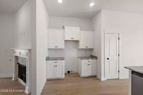Entry Way - 610 Sunflower St, Nesbit, MS 38651 photo 5 of 5