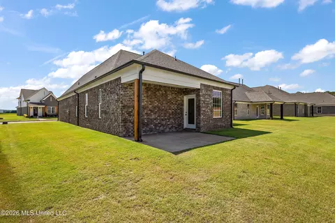 Exterior - 610 Sunflower St, Nesbit, MS 38651 photo 7 of 10