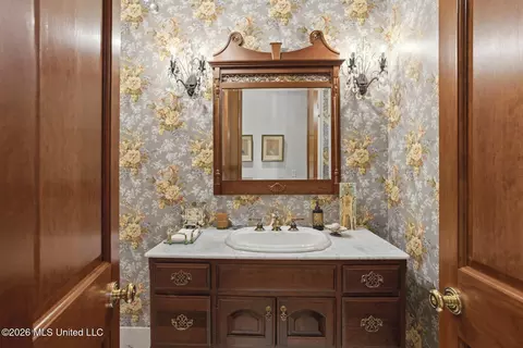 Bath - 147 Chantilly Dr, Madison, MS 39110 photo 2 of 12