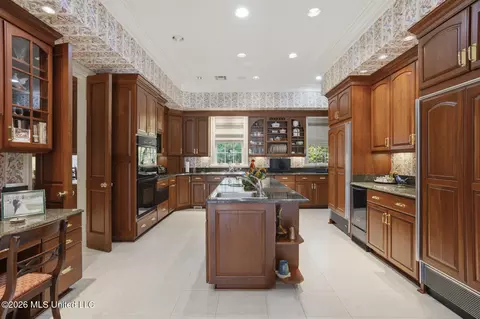 Kitchen - 147 Chantilly Dr, Madison, MS 39110 photo 2 of 7