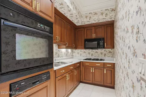 Kitchen - 147 Chantilly Dr, Madison, MS 39110 photo 7 of 7