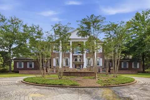 147 Chantilly Dr, Madison, MS 39110