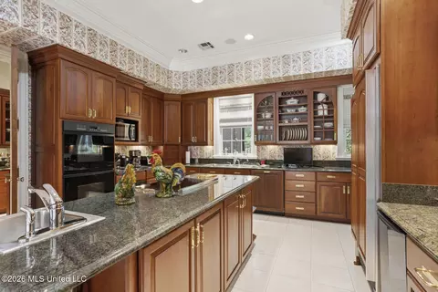 Kitchen - 147 Chantilly Dr, Madison, MS 39110 photo 3 of 7