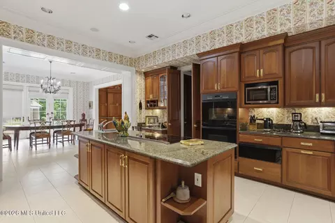 Kitchen - 147 Chantilly Dr, Madison, MS 39110 photo 4 of 7